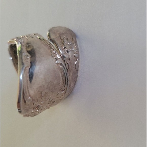 Vintage WM. A. Rogers Oneida Silver Spoon Ring size 4.5 adjustable floral pretty - Picture 5 of 7